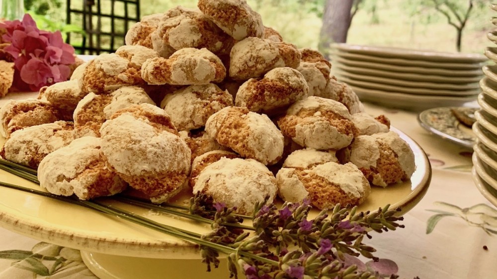 Love can be just like sugared almonds, bitter and sweet. What do you know about almonds and their role in the Italian kitchen?